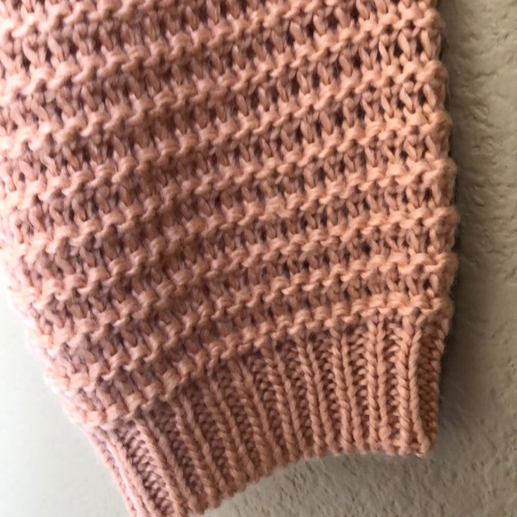 Forever 21 Pink cropped sweater - Picture 2 of 2